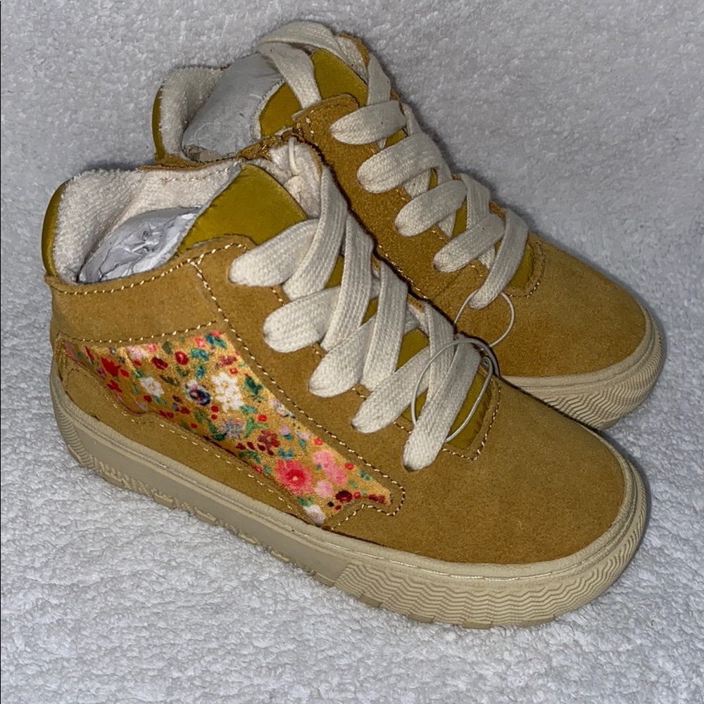 NWT Zara hold suede Kids Floral High-Top Sneakers size 9